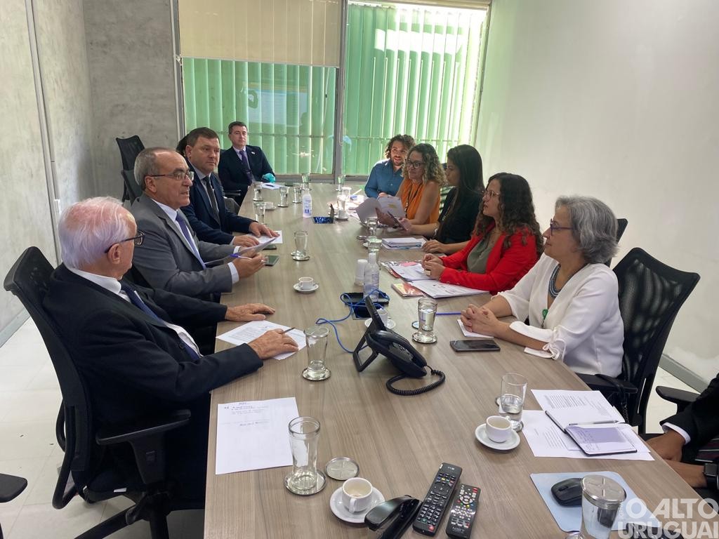 Prefeito de Vista Alegre participa de reuniões em Brasília