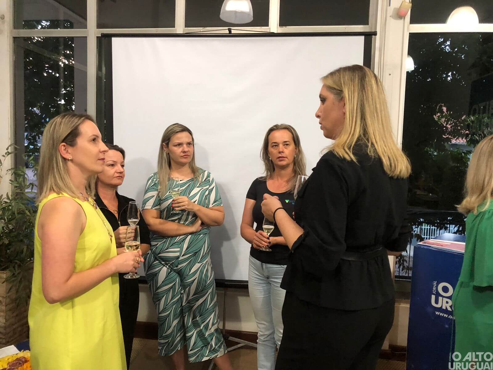 Grupo O Alto Uruguai apresenta revista Set a convidados