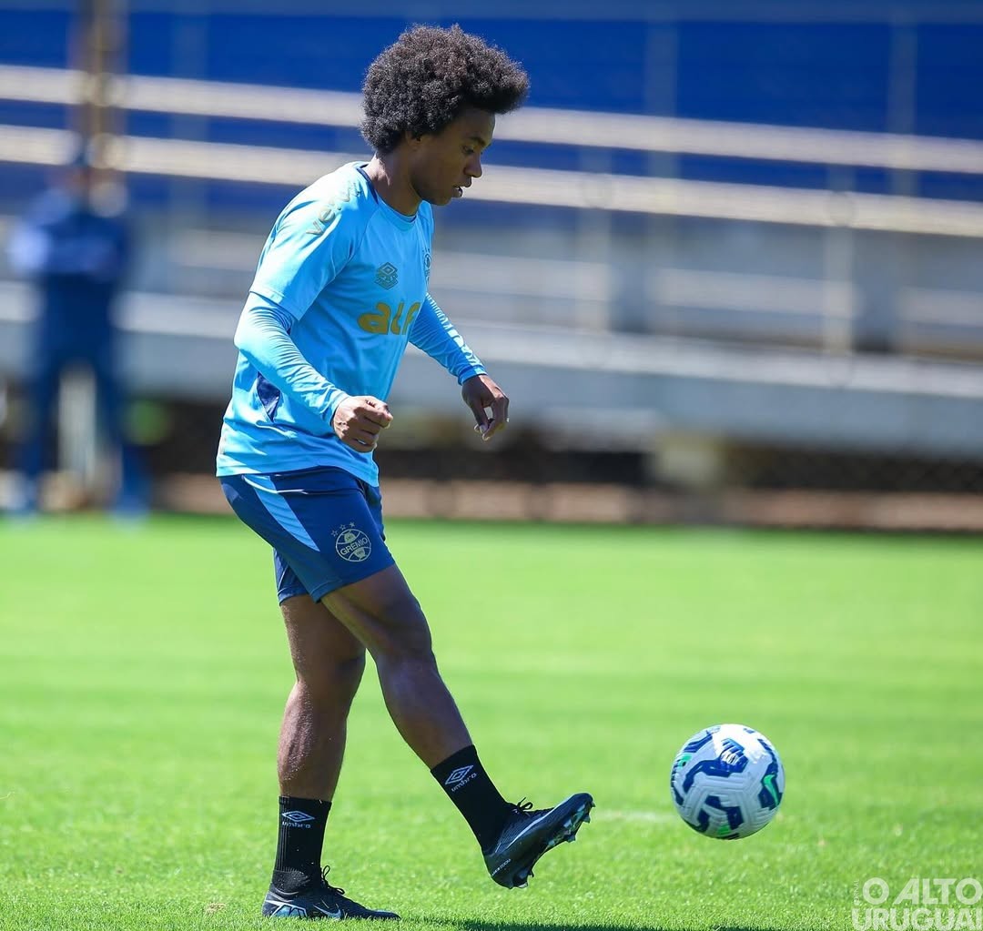 Grêmio recebe o Vitória tentando voltar a vencer em casa