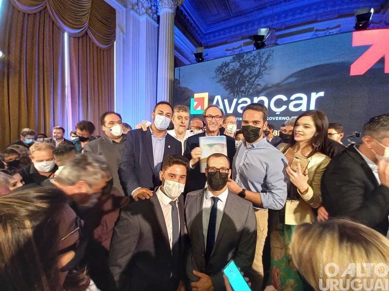 Prefeito de FW firma convênio para o Pavimenta Mais