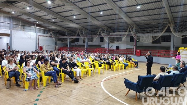 Palestra e plantio de Ipê marcam o Setembro Amarelo em Pinhal