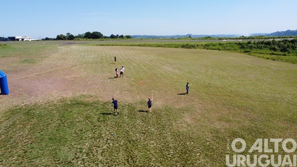 “Ventos de alegria” deixam colorido o céu de FW