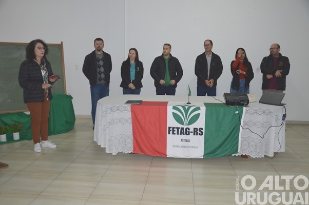 Mais de 150 jovens da região participam de fórum no STR-FW