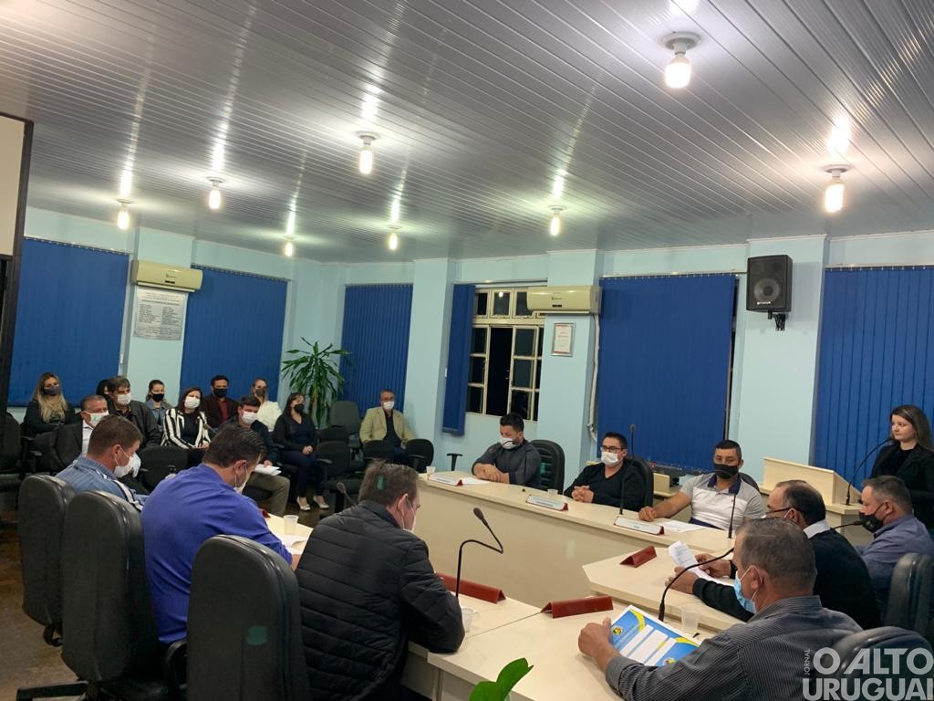 Legislativo de Taquaruçu do Sul entrega moção de aplauso aos profissionais de saúde