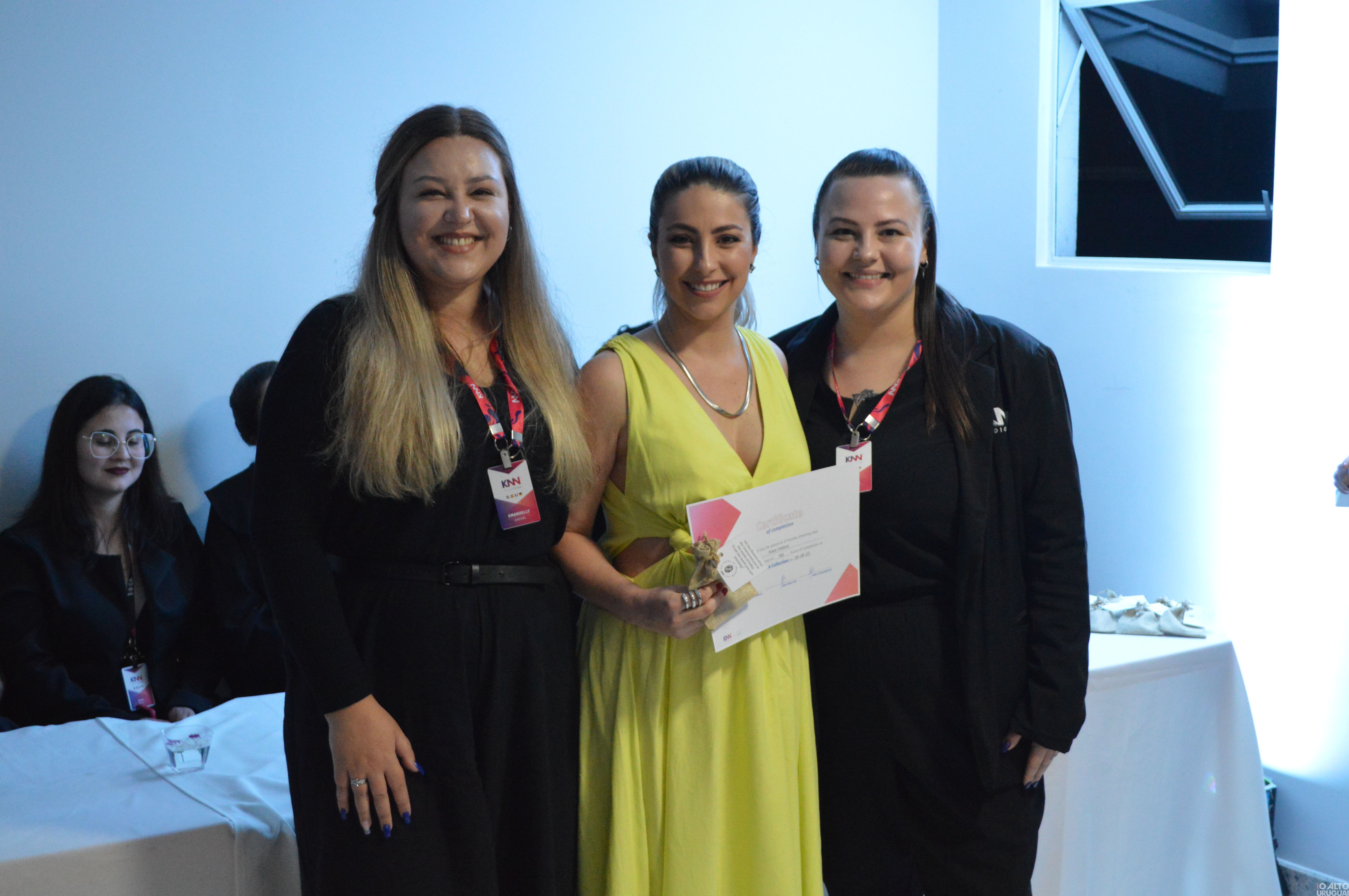 Com cerca de 400 alunos a KNN forma suas primeiras turmas de inglês em FW