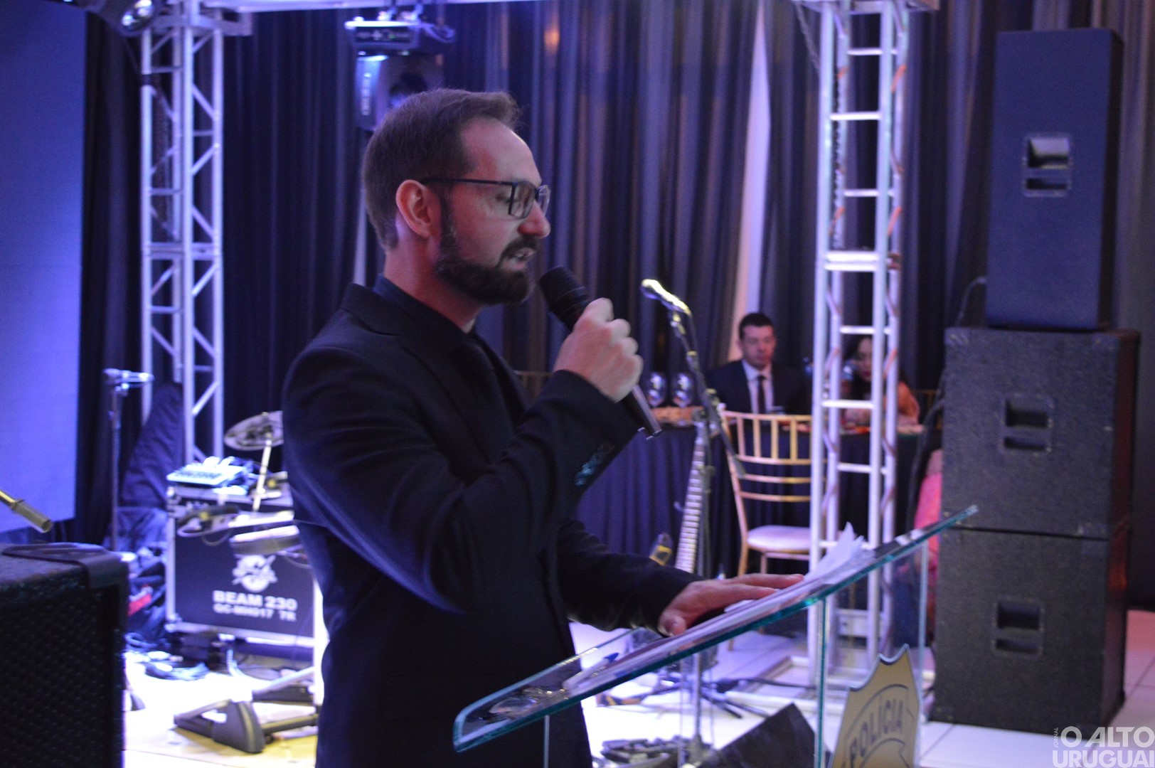 Baile Golden Night homenageia parceiros da Polícia Civil