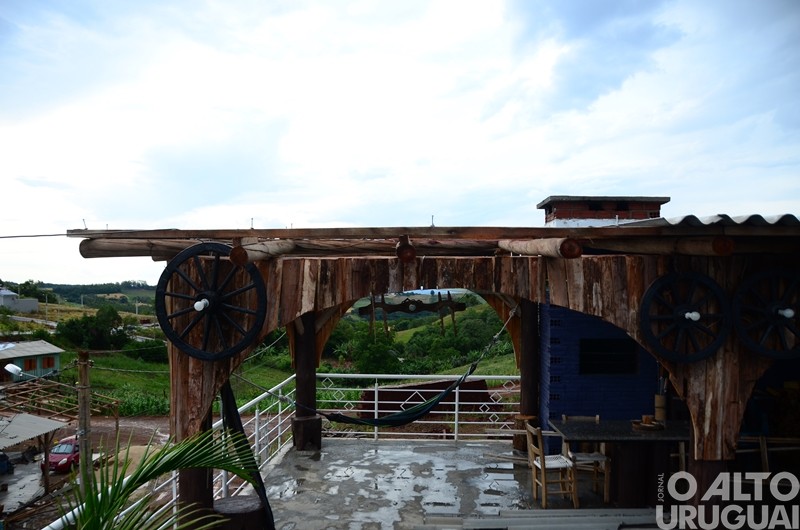 Vendaval causa estragos em Caiçara