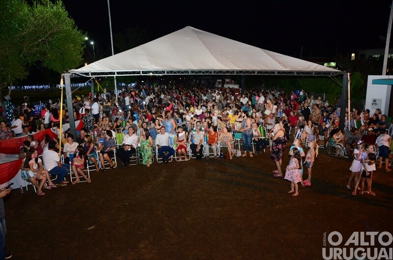 Programação de Natal reúne famílias em Caiçara