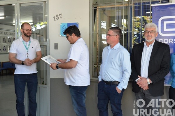 Escola Cardeal Roncalli de FW recebe certificado em qualidade de água tratada