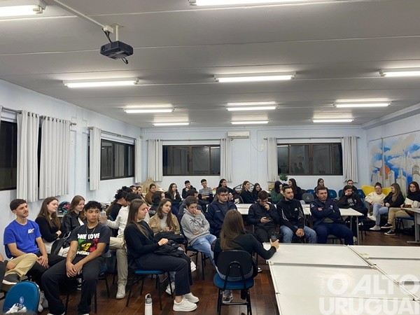 URI promove Taller Internacional 2025 com o tema "Escola do Futuro"