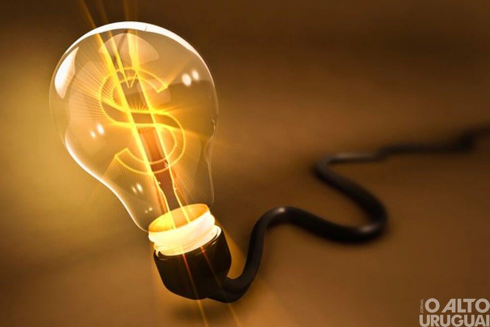 Pesquisa mostra que 80% dos brasileiros consideram a energia elétrica muito cara