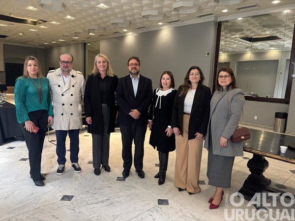 Encontro entre ADI Multimídia e Cremers debate aproximação entre as entidades
