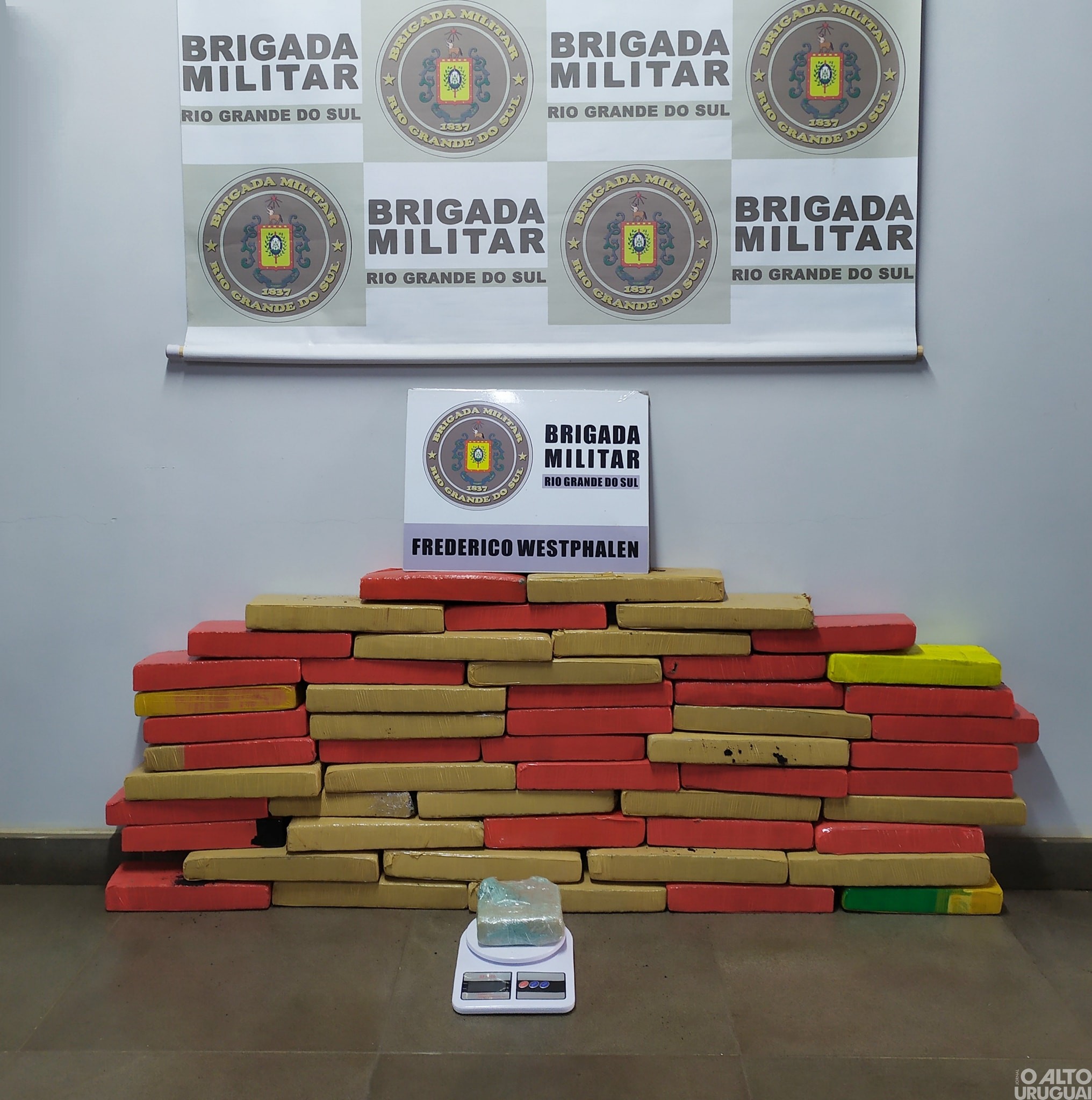 Mulher é presa por tráfico de drogas em FW