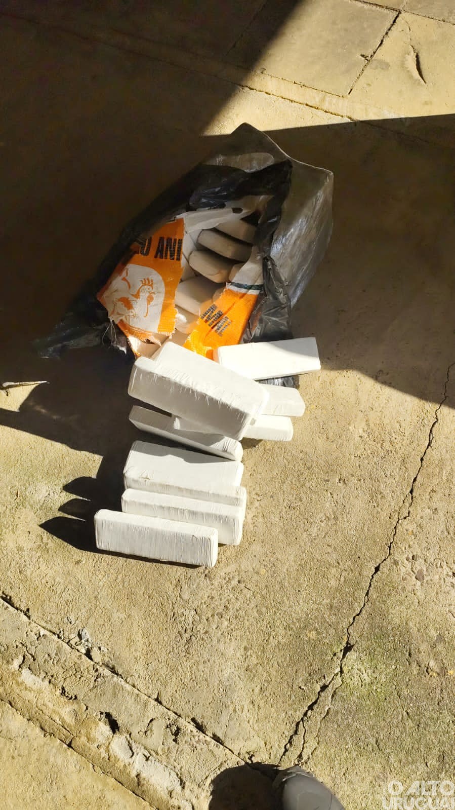 Analistas tributários da Receita Estadual e Batalhão Fazendário de Iraí apreendem seis toneladas de maconha