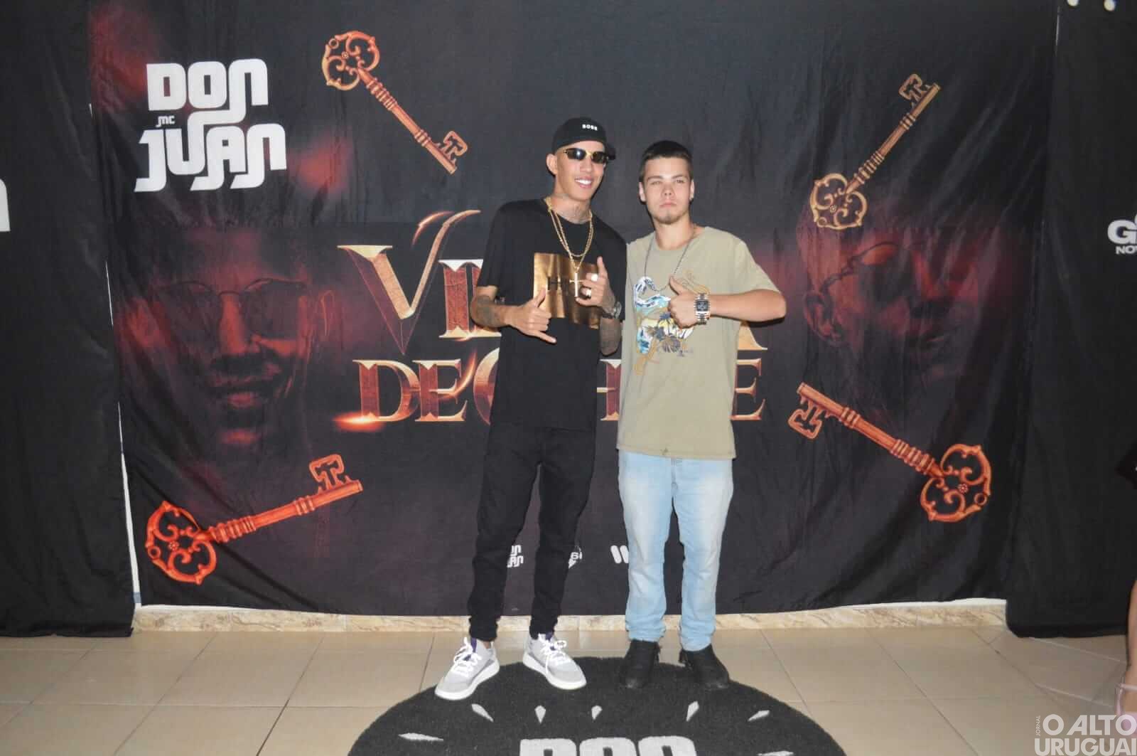 Show de MC Don Juan anima público em FW