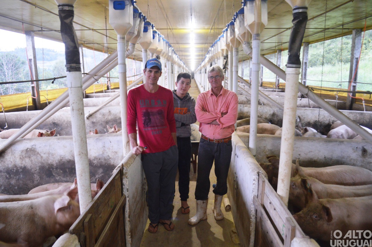 Três gerações somam forças no meio rural em Iraí