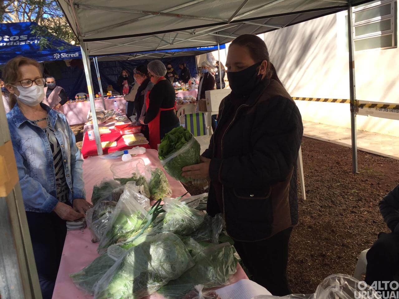 Cristal do Sul: feira movimenta comércio de produtos da agricultura familiar