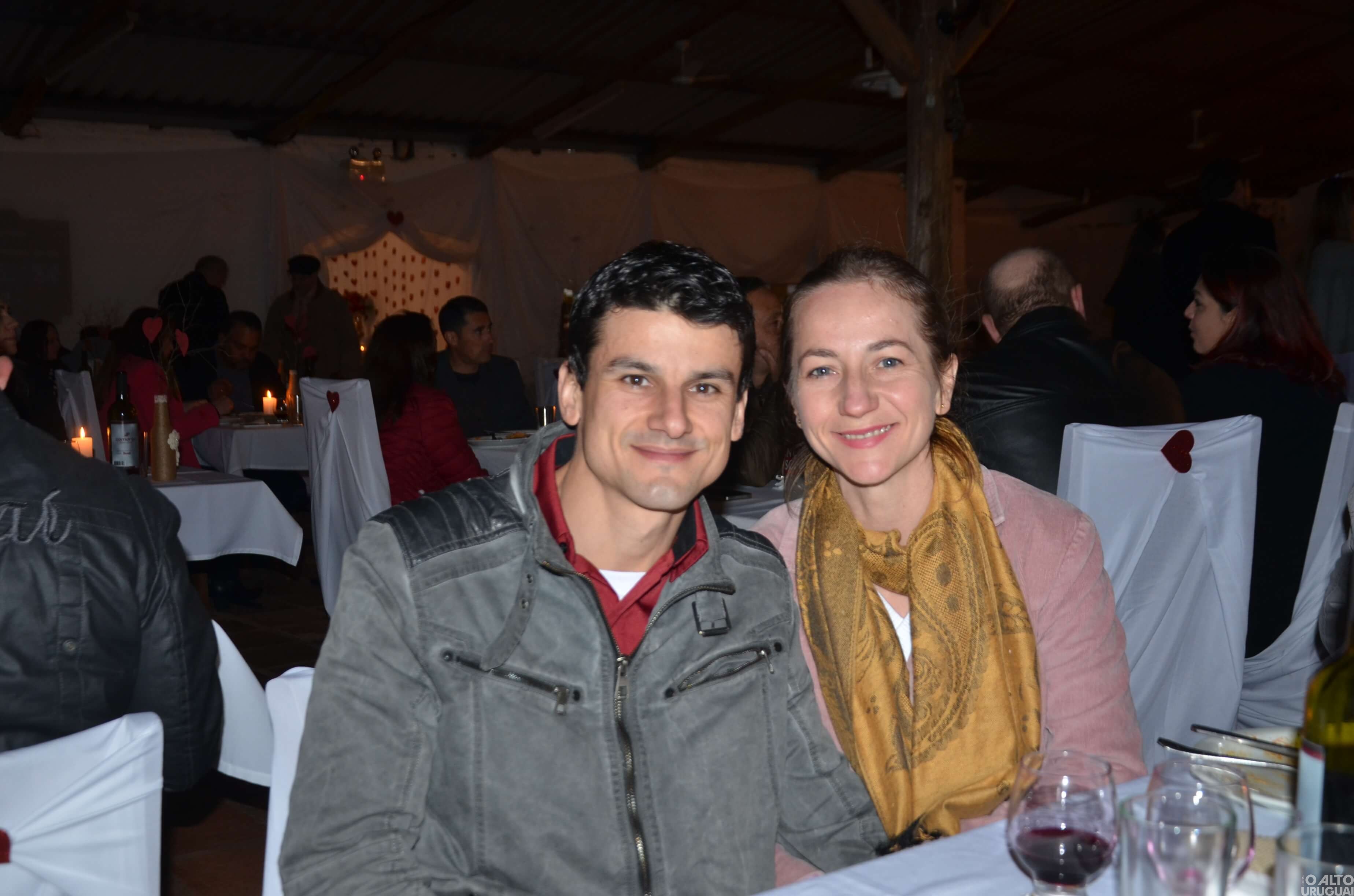 Noite do Galanteio reúne casais no CTG Rodeio da Querência