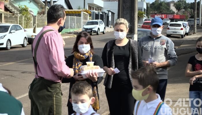 Centro Cultural 25 de Julho celebra aniversário da imigração alemã com venda de pratos típicos