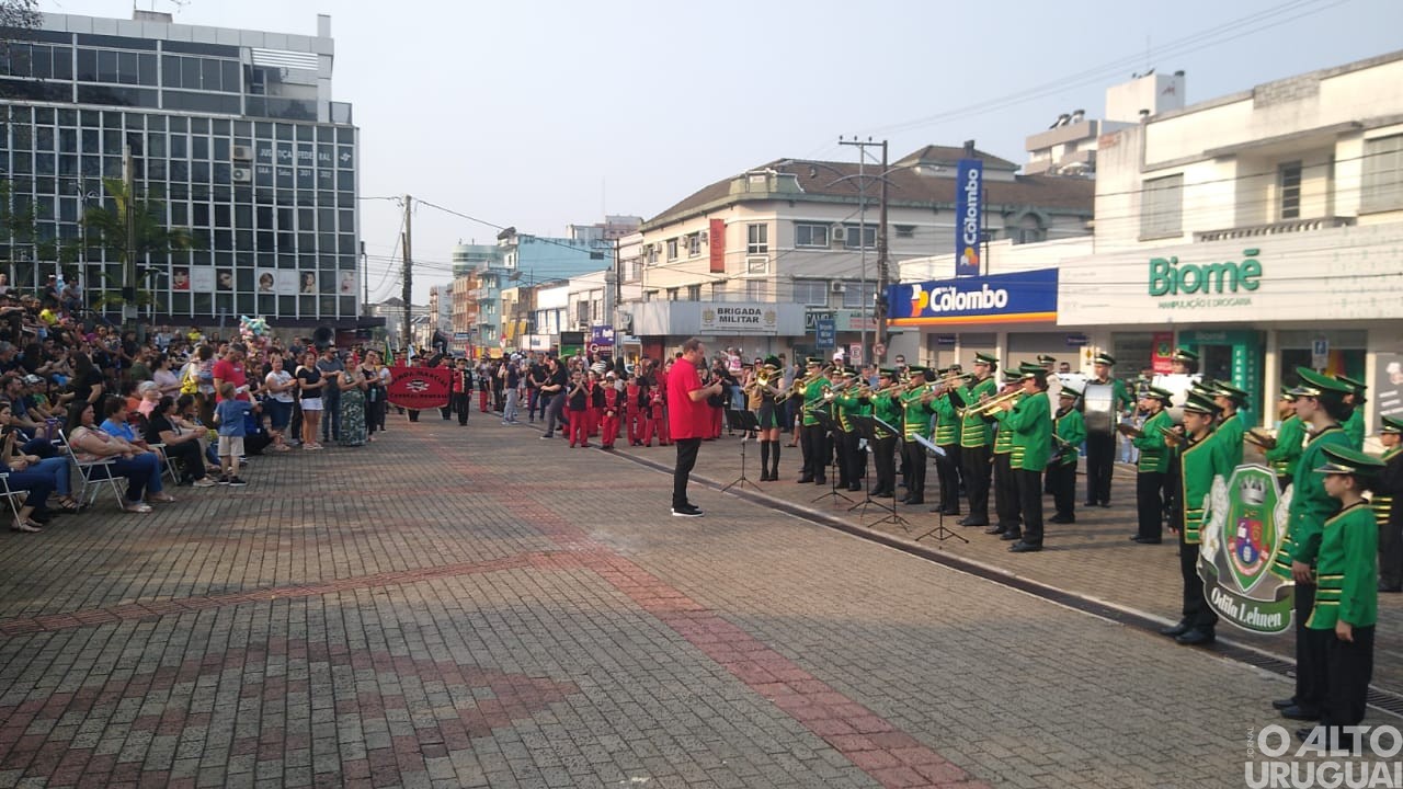 Frederico Westphalen realiza encontro de bandas marciais