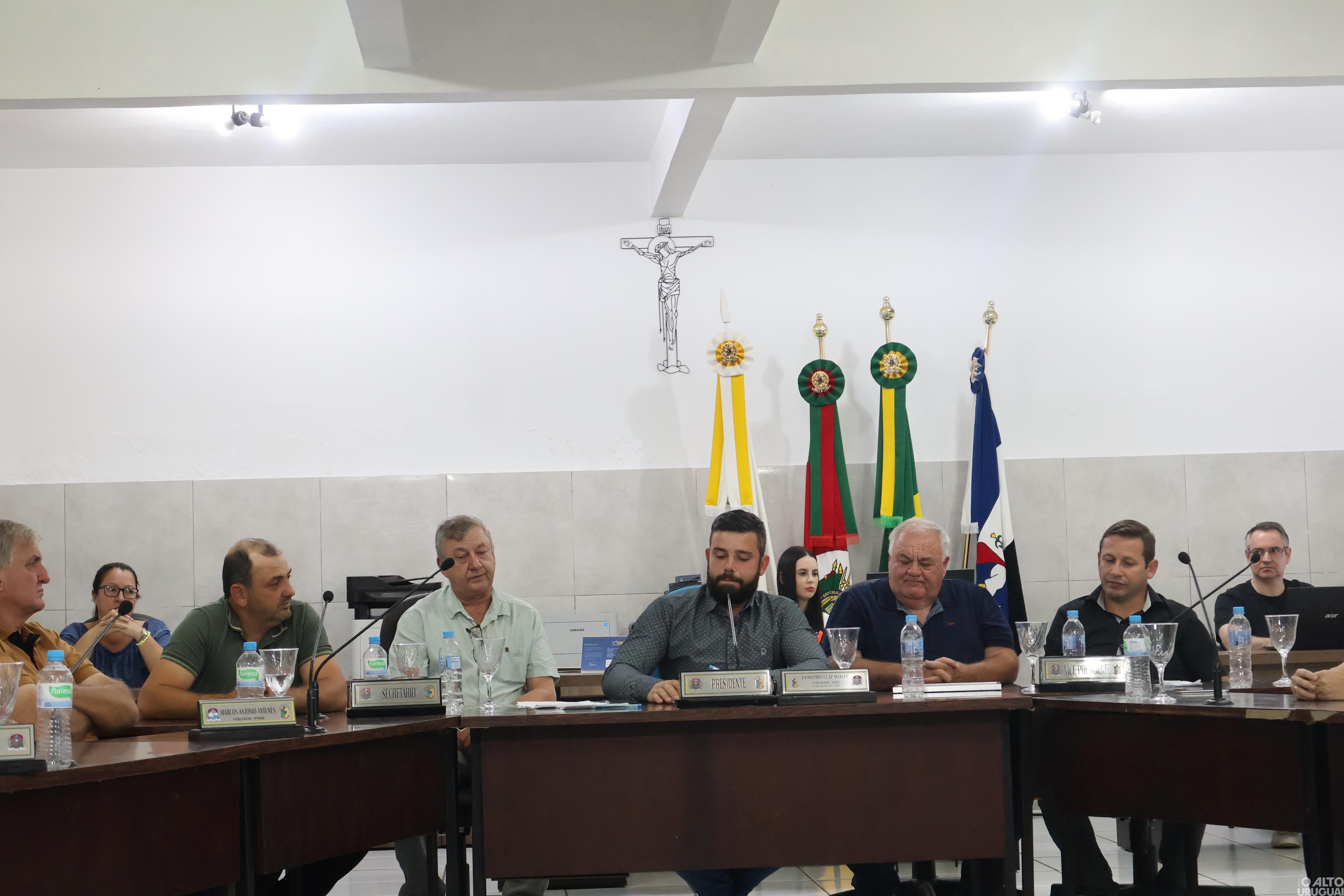 Empresários são homenageados pela Câmara de Vicente Dutra