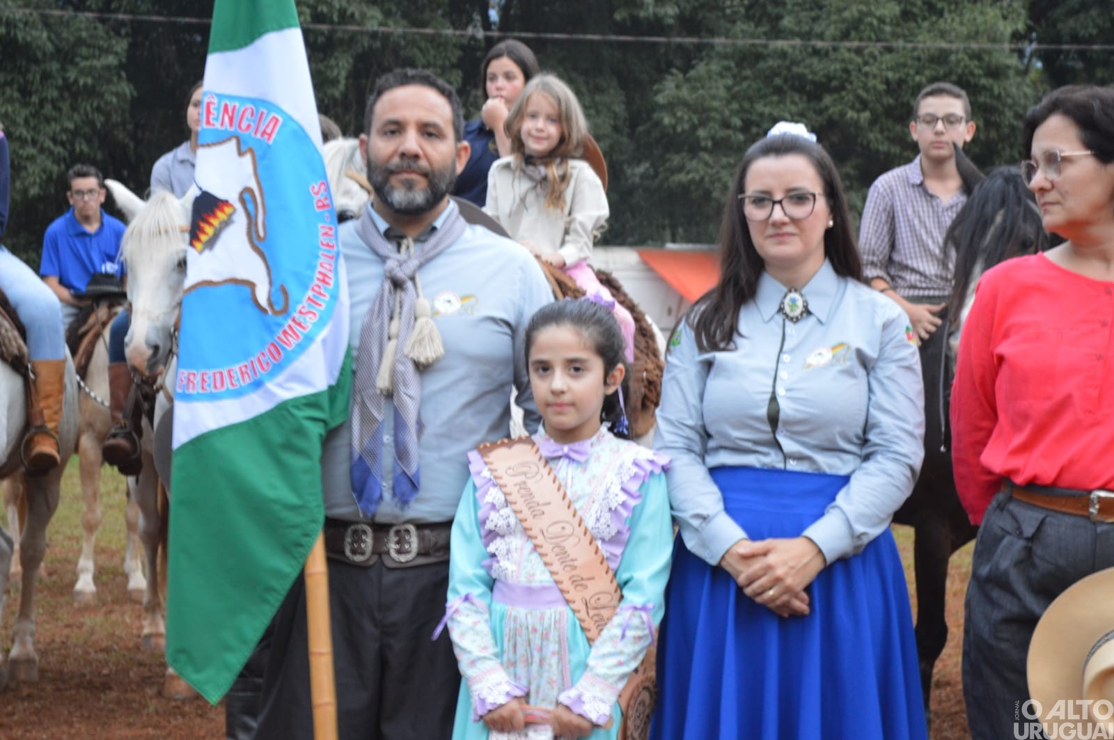 Oração da Ave Maria também marca segundo dia do Rodeio Crioulo de FW