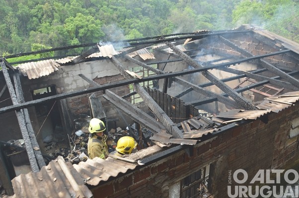 FW: Bombeiros atendem mais um incêndio em residência