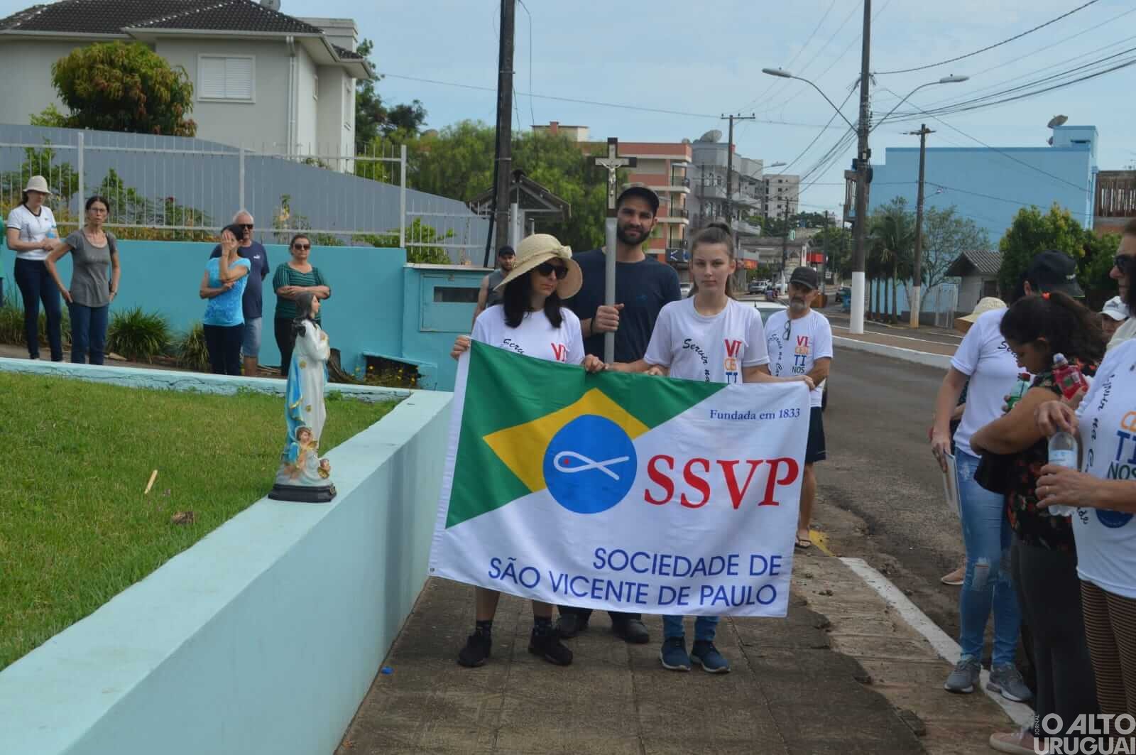 Vicentinos e comunidade da Vila Faguense realizam a 48ª Caminhada do Agradecimento