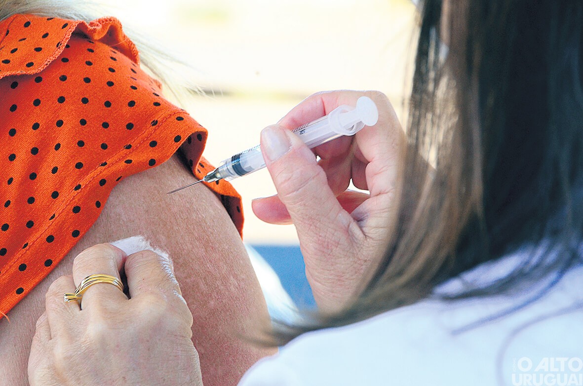 Mais de 3,2 mil pessoas acima dos 40 anos não se vacinaram