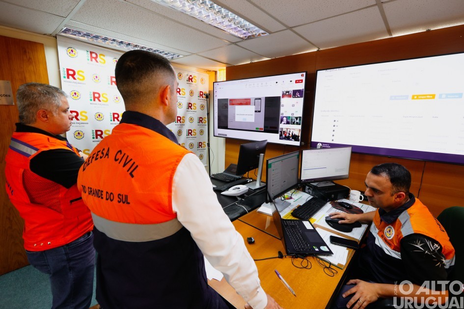 Defesa Civil realiza demonstração de nova ferramenta de alerta