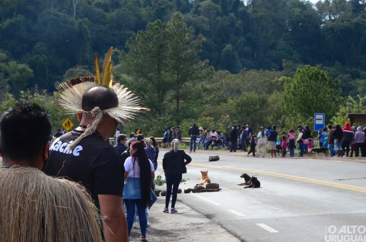 Manifestação termina e trânsito na BR-386 é liberado