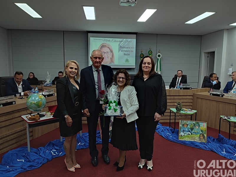 Poder Legislativo valoriza professores com a Condecoração Mérito Educacional Barril