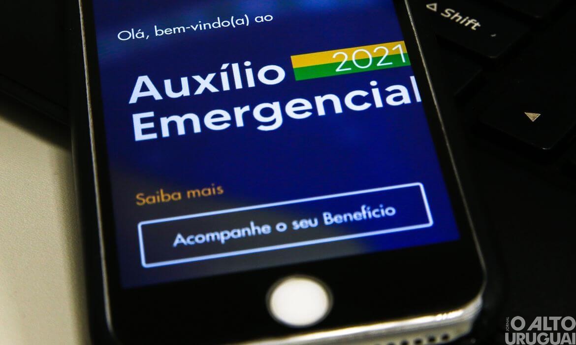 Trabalhadores nascidos em outubro podem sacar auxílio emergencial