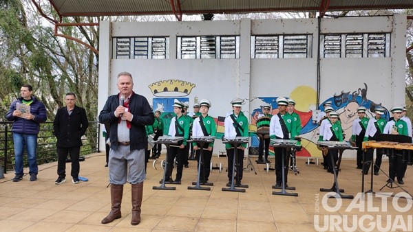 Pinhal promove desfile cívico e abre a Semana Farroupilha
