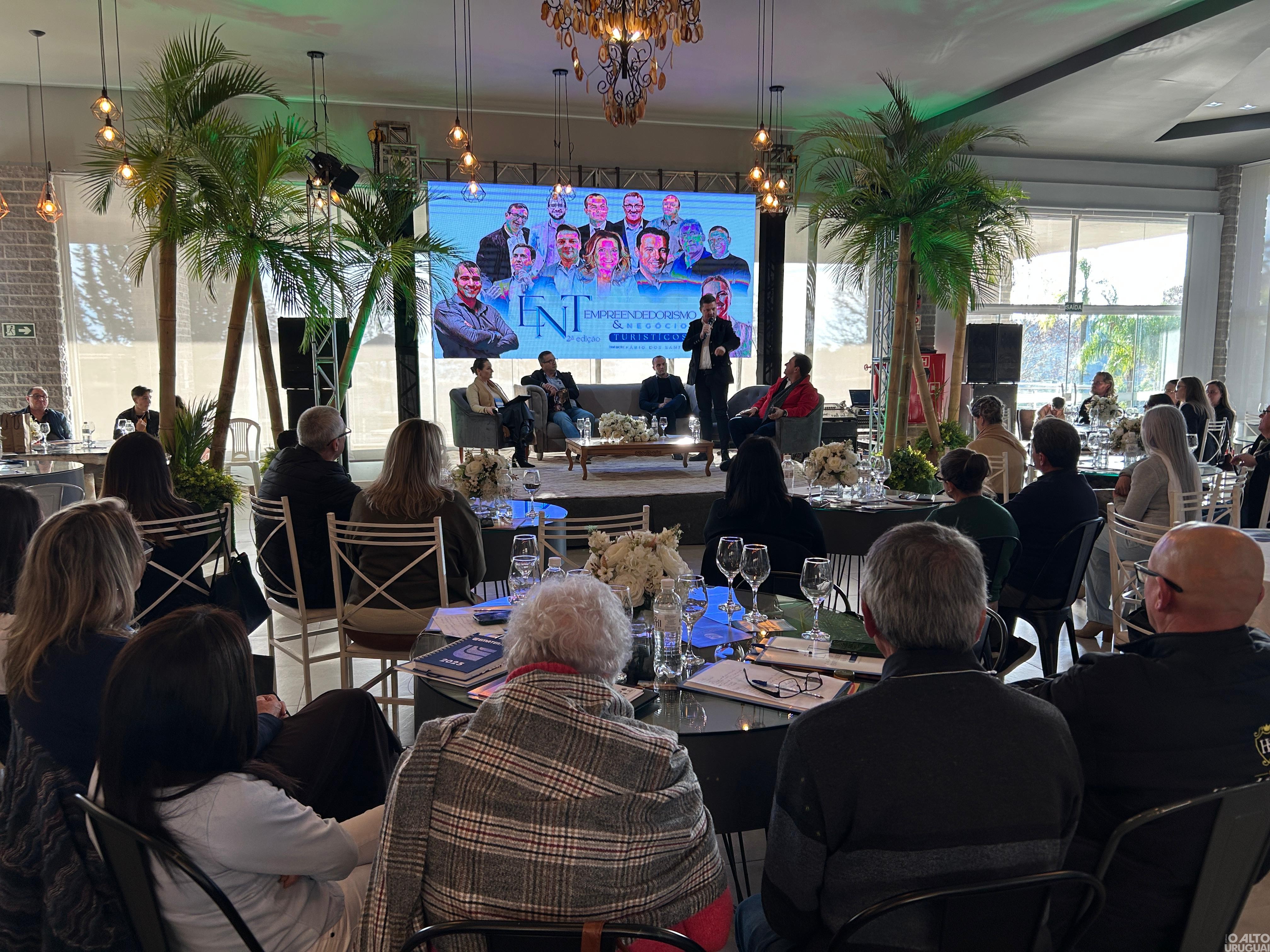 Adilson Balestrin apresenta estratégias de desenvolvimento em Ametista do Sul