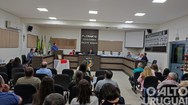 Moinho Tres recebe moção de aplauso pelos seus 80 anos