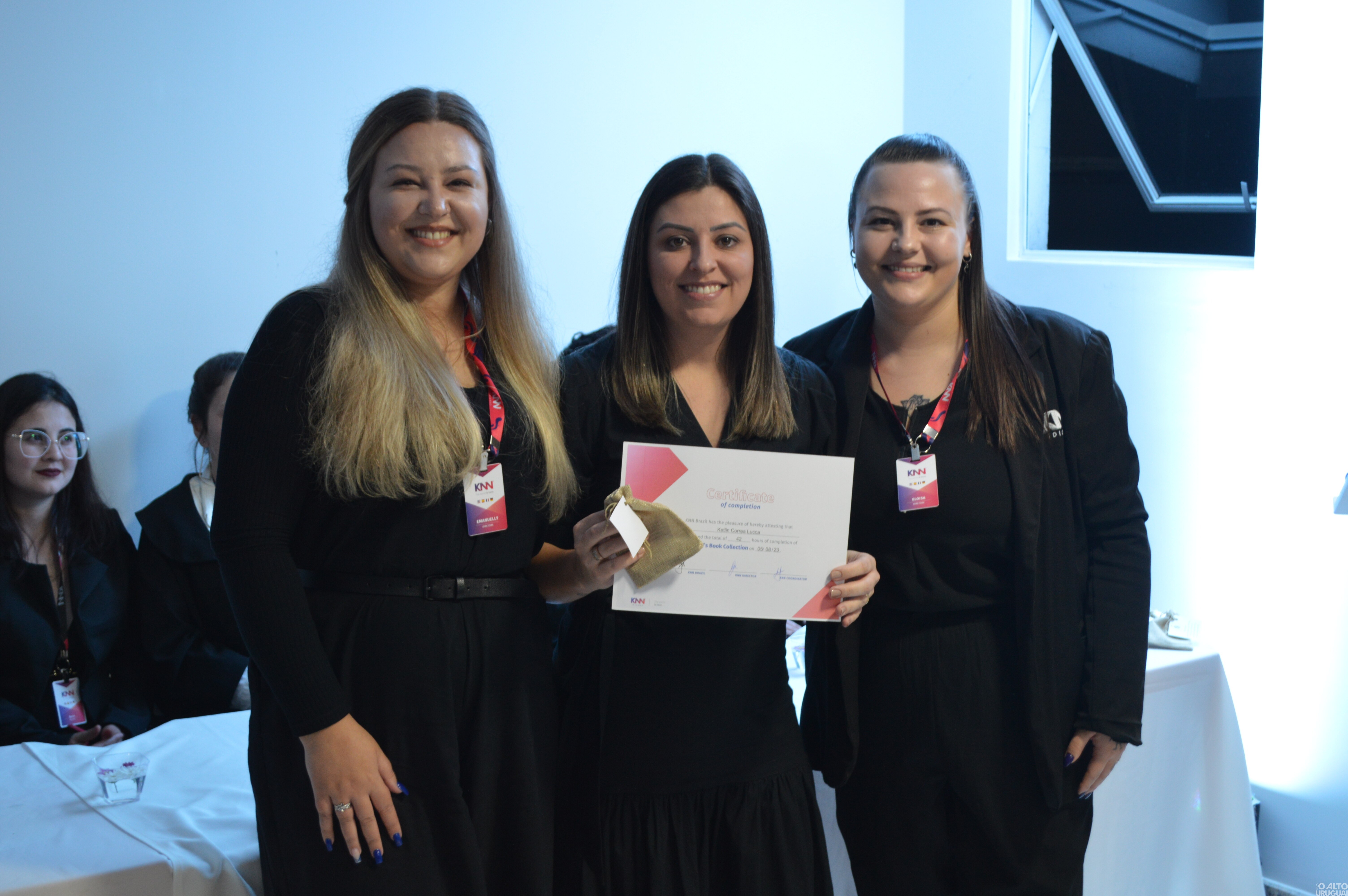 Com cerca de 400 alunos a KNN forma suas primeiras turmas de inglês em FW