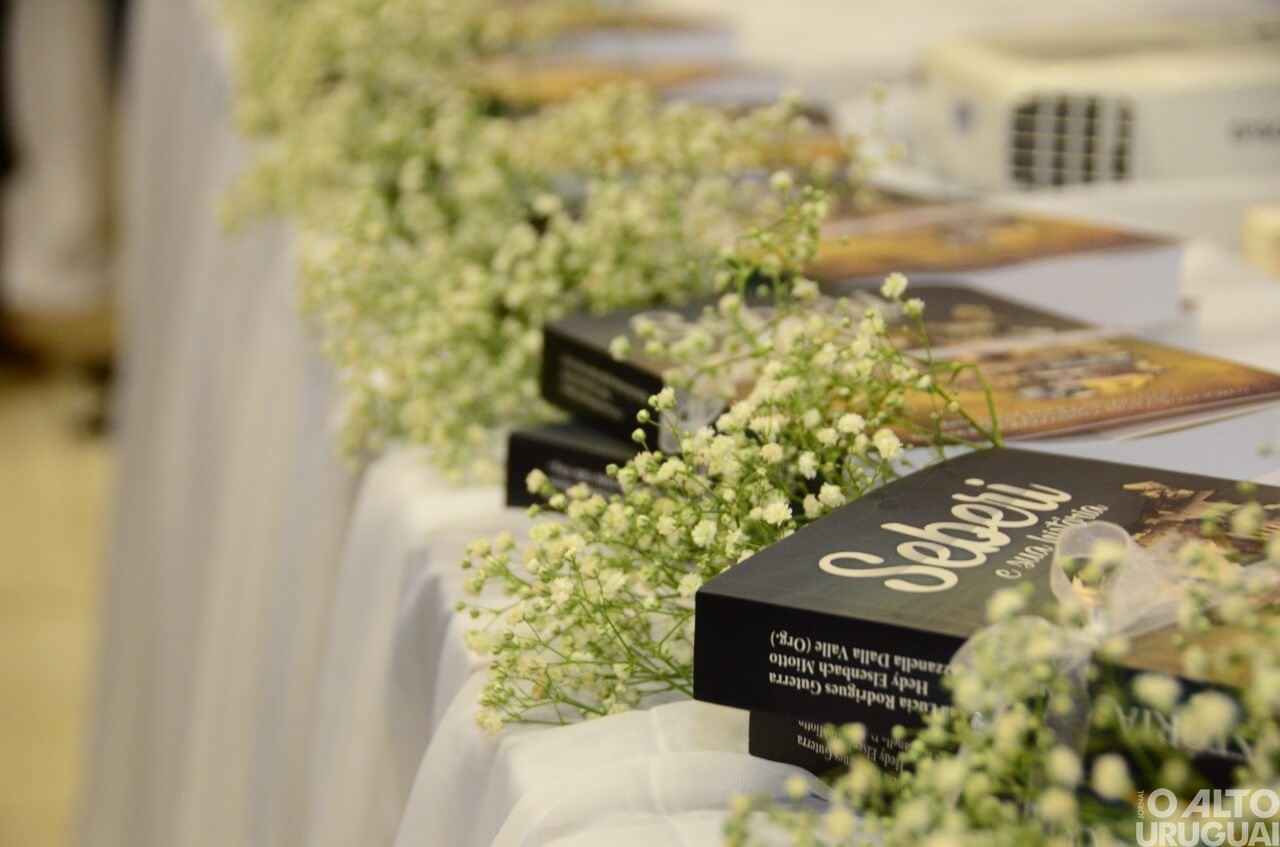 Lançamento de livro marca abertura das festividades dos 62 anos de Seberi