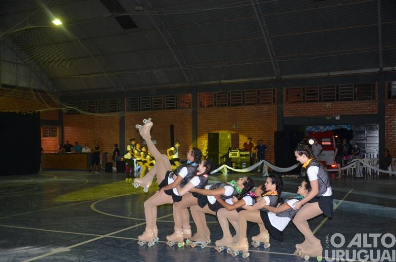 Magia da Patinação apresenta espetáculo de fim de ano