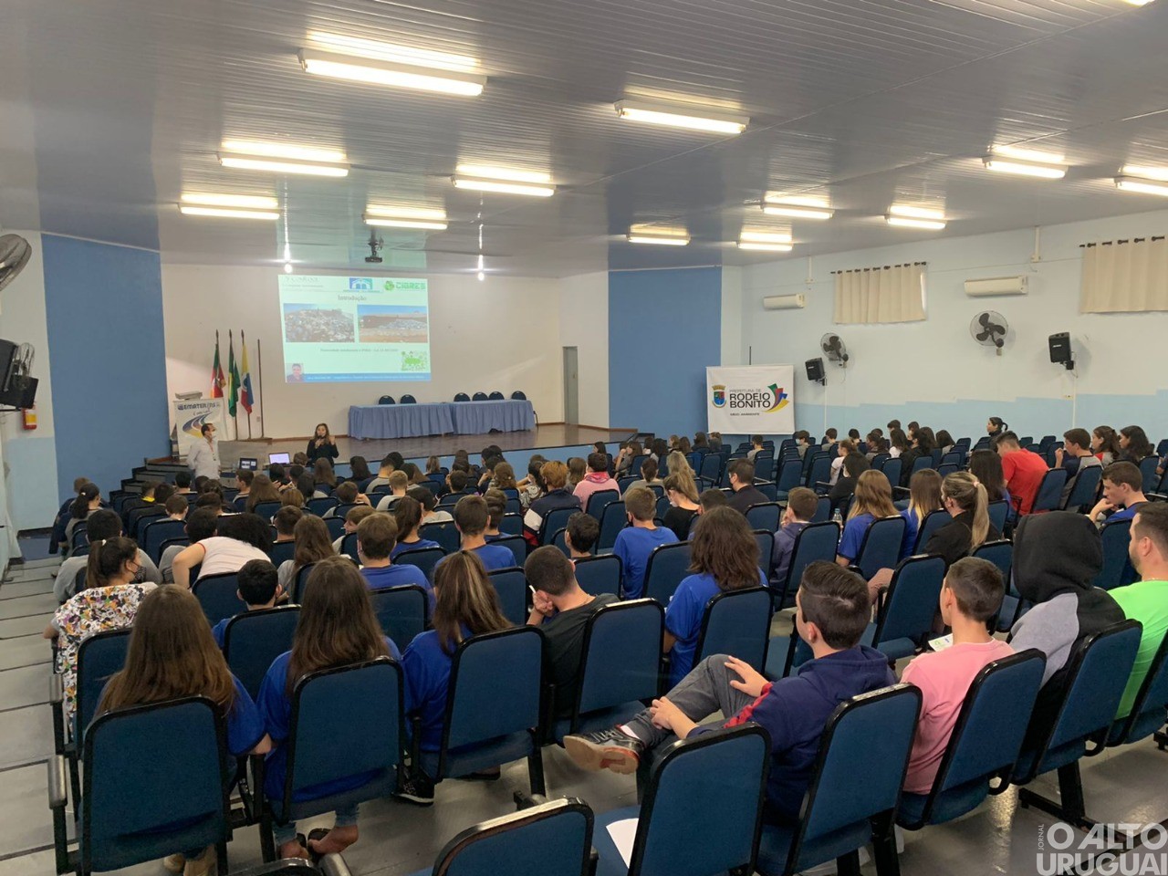 Coordenação do Cigres palestra em Rodeio Bonito