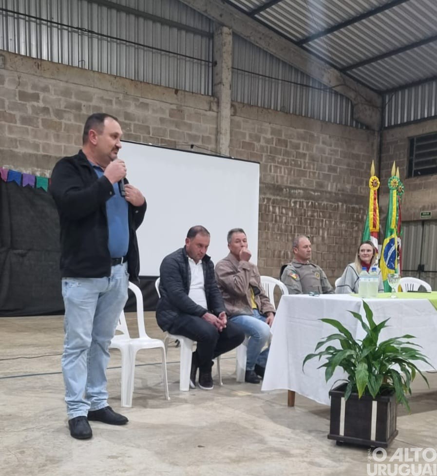 Palestra sobre desafios da educação dos filhos na era digital é realizada em Vista Alegre