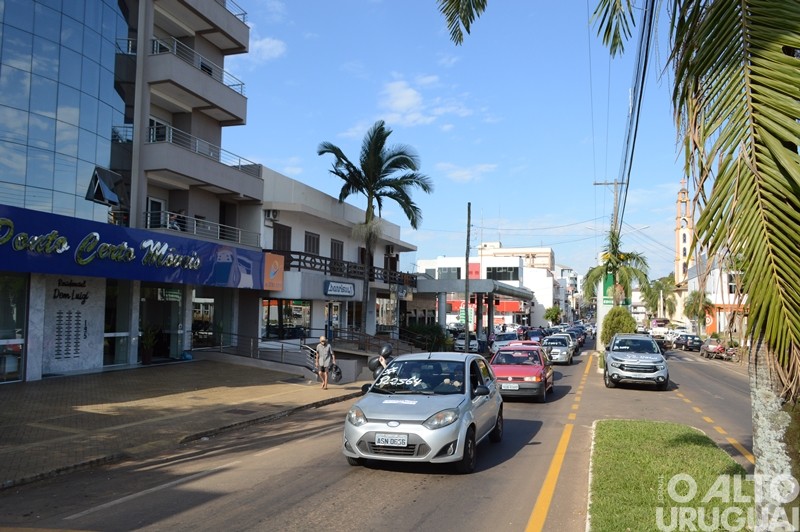 Profissionais de enfermagem promovem carreata