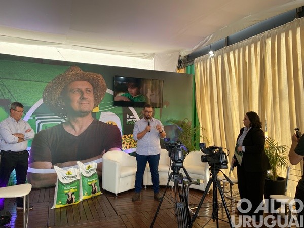 Cotrifred lança nova ração para novilhas