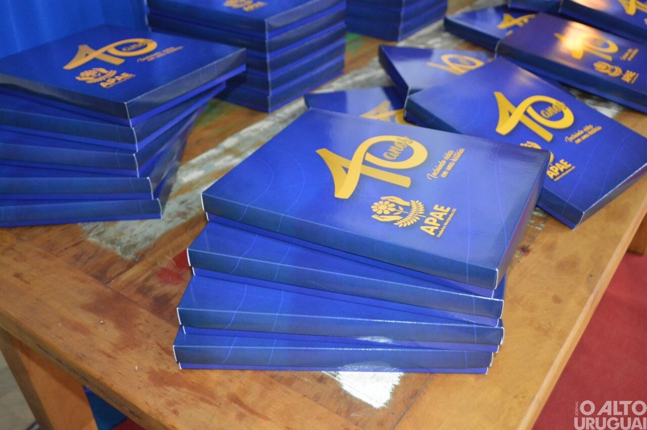 Jantar marca 40 anos da Apae-FW