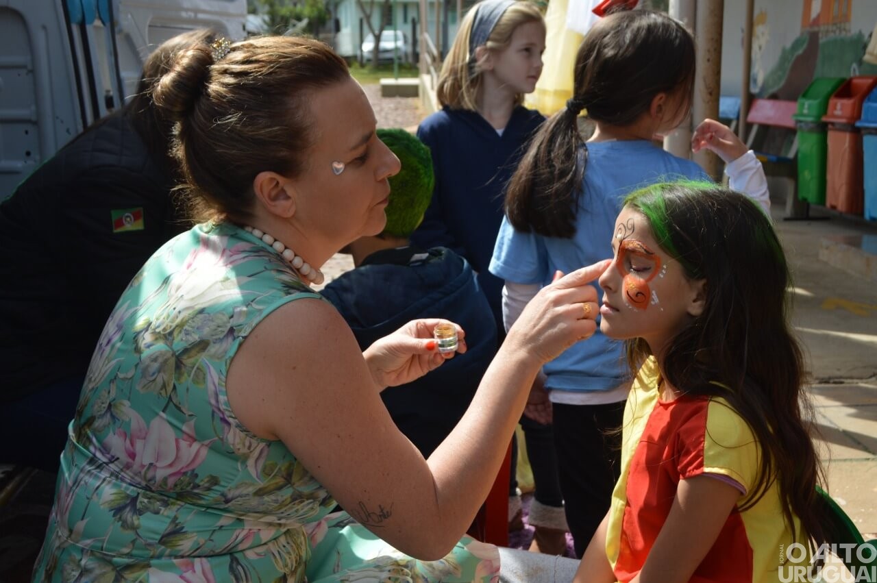 Escola Caiçara reúne mais de 5 mil visitantes na Feira do Livro