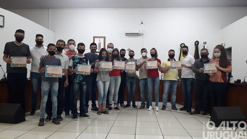 Cristal do Sul: vereadores mirins recebem diplomação