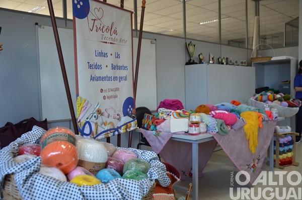 Tricolã promove workshop de tricô e crochê em FW