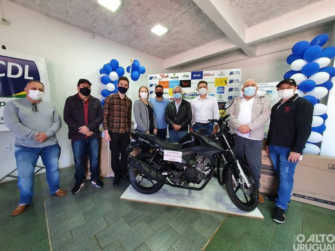 Alpestre: Poder Executivo entrega prêmios à CDL