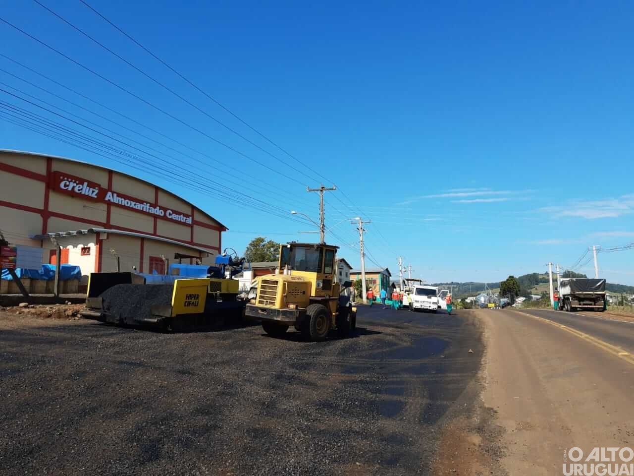 Pavimentações asfálticas avançam em Pinhal