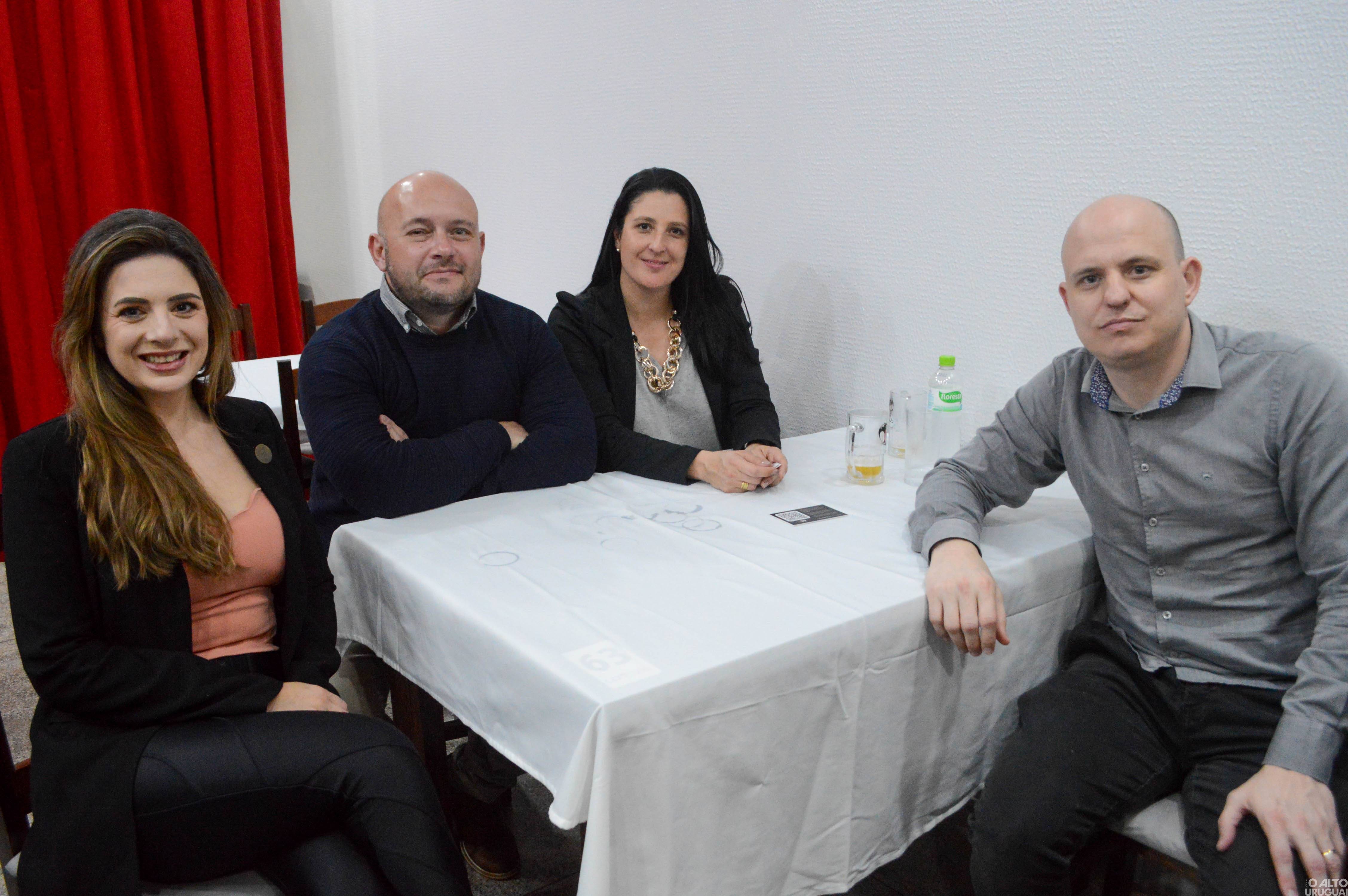 Novas diretorias dos Rotarys tomam posse em FW